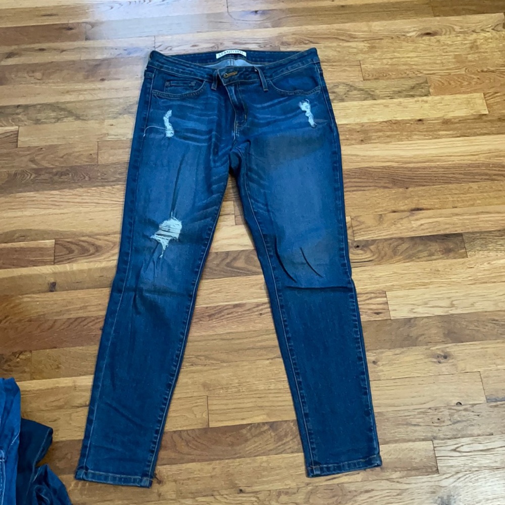 Skinny stretch jeans with light distressing